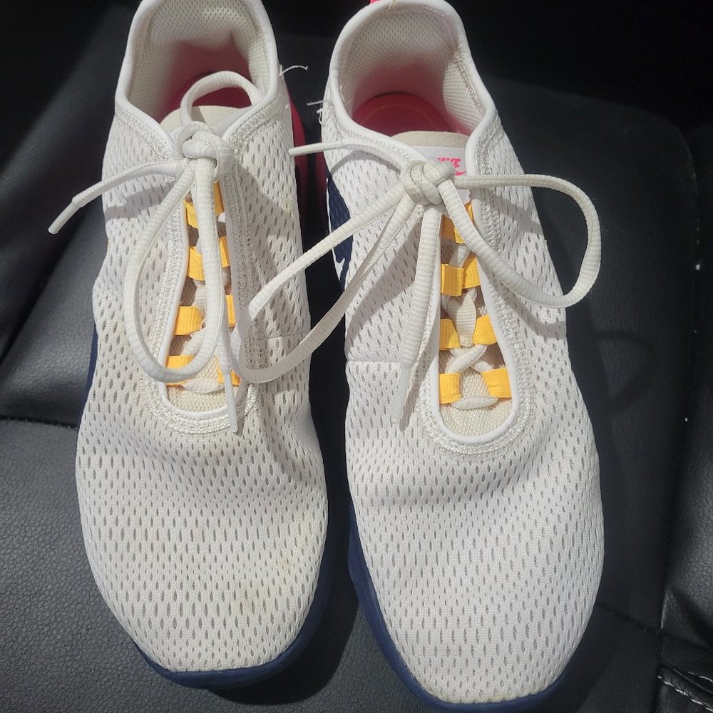 Womens Nike brand Air Motion 2 Athletic Shoes - pink white - size 8